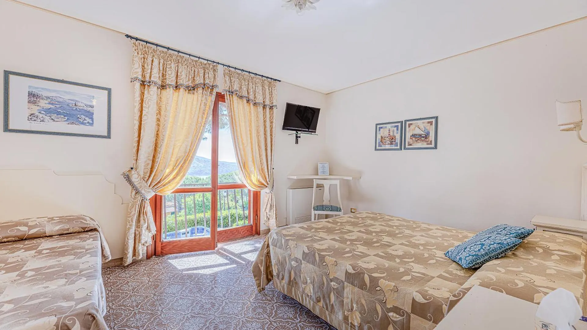 Bed & Breakfast Villa Capitorsola Capoliveri  Italy